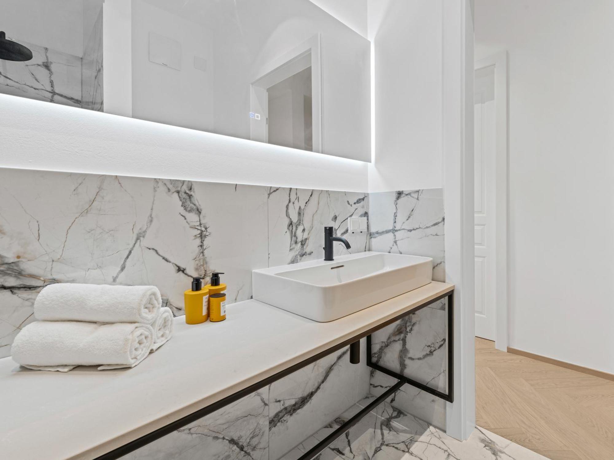 Gt7 Apartments District 9 - Managed By Sky9 Apartments Vienne Extérieur photo